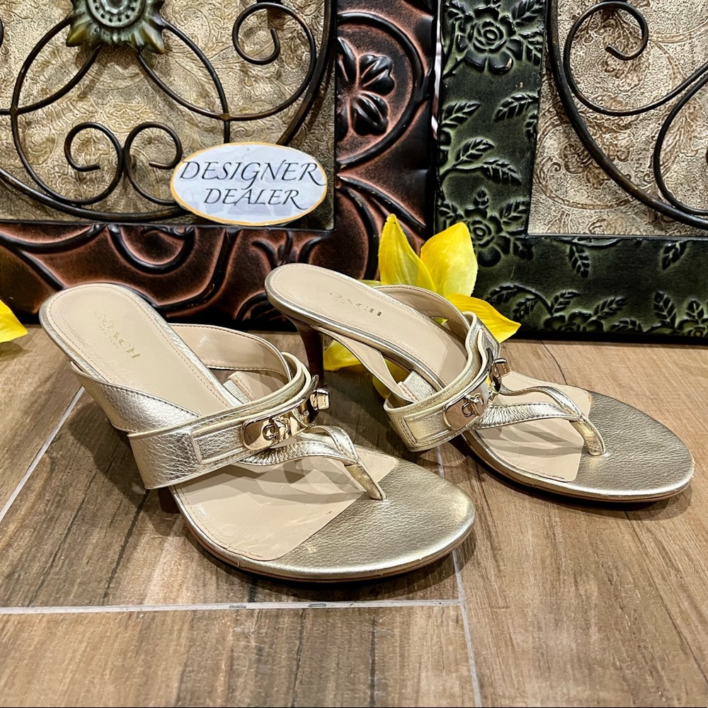 Authentic COACH Olina Gold Sandals Size 6.5B GUC!